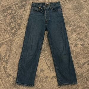 Levi’s ribcage straight ankle jeans